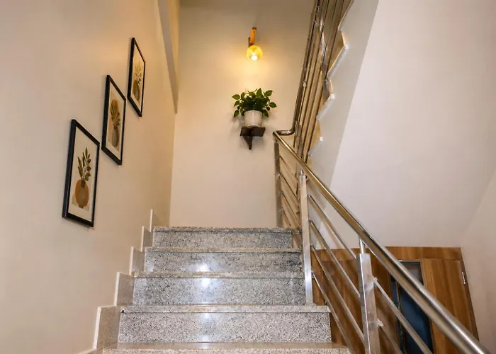 Aashirwaad Guest House Nr Toran Dwar 1 Km From Main Khatushyam Ji Temple