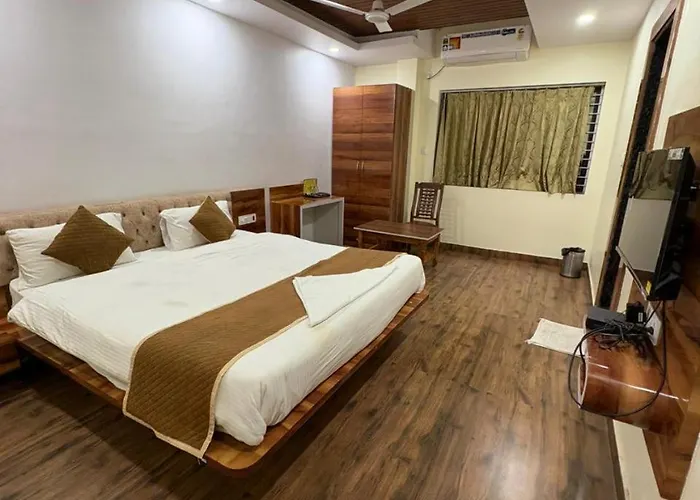 Pari Shree Hotel And Banquet
