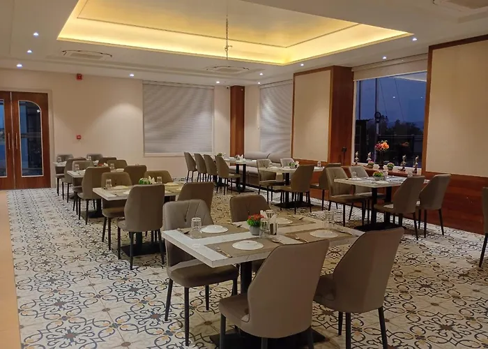 Hotel Simran Sarovar