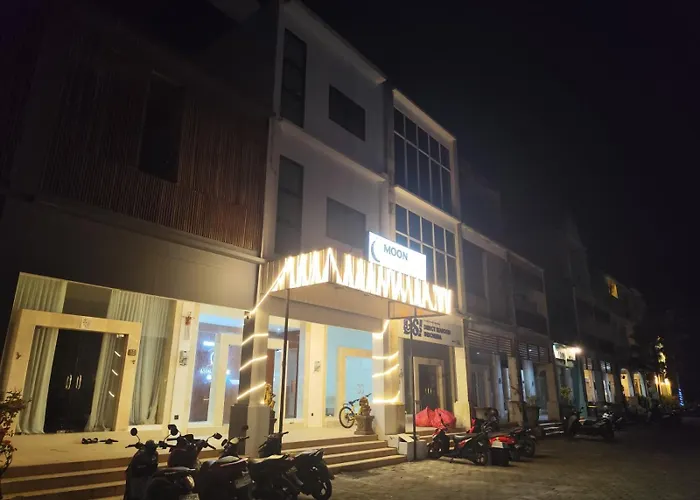 Moonrise Rooms