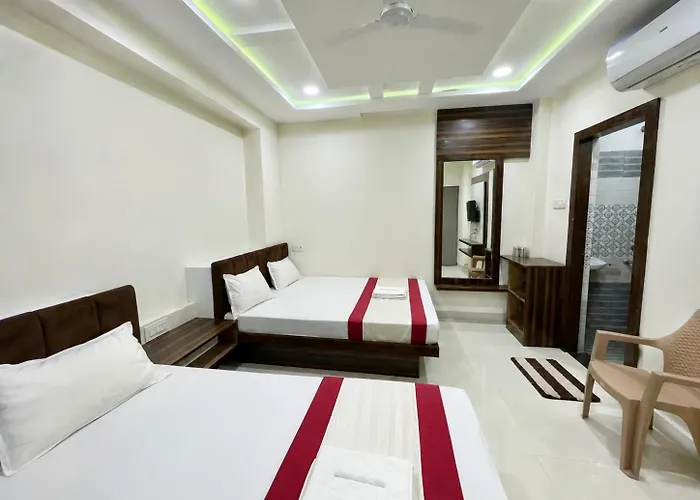 Near Mahakal Temple & Railway Station - Slmr Hotel- Fully Air Conditioned Rooms With Wifi And Parking, , Best Family Hotel In Ujjain