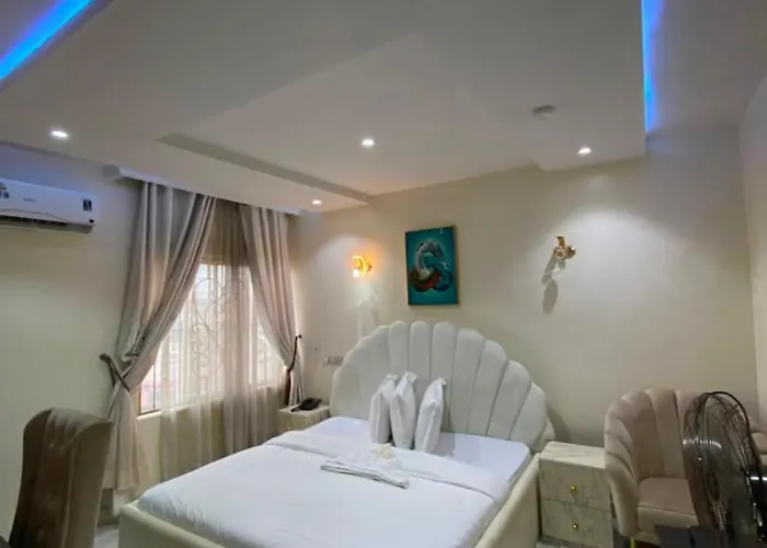 S&B Hotel