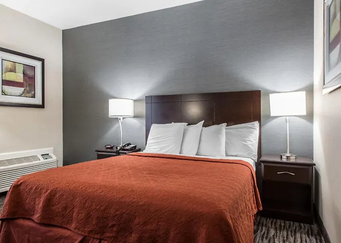 Danbury Inn & Suites