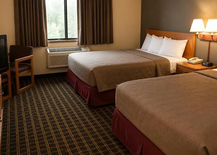 Moose Lake Lodge & Suites