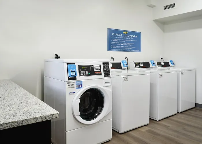 Stayapt Suites Hampton