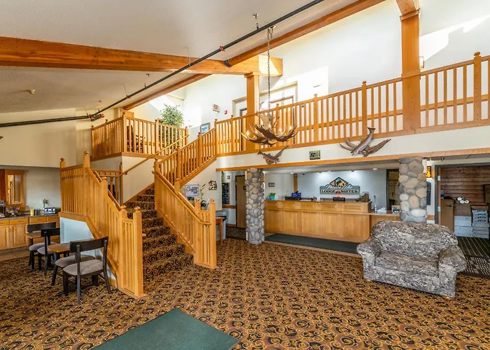 Moose Lake Lodge & Suites