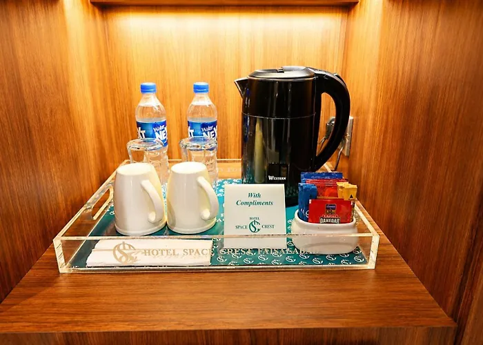 Hotel Space Crest