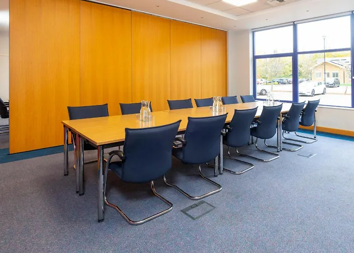 Holiday Inn Express Milton Keynes By Ihg