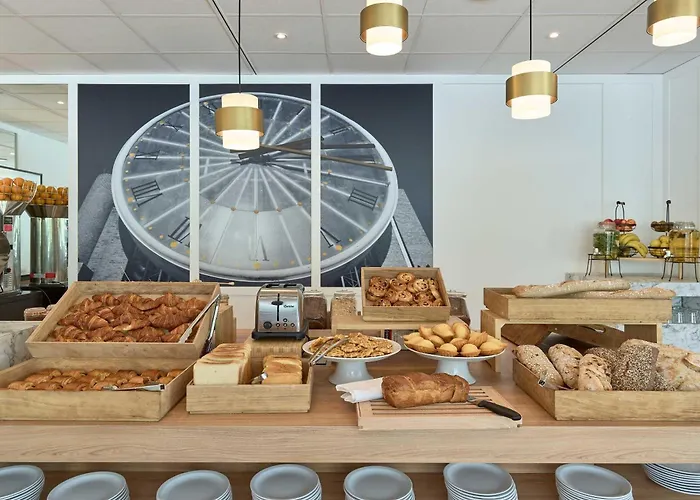 B&B Hotel Cergy Port 4 Etoiles