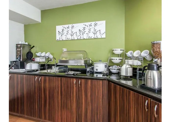 The Douillet By Demeure Hotels