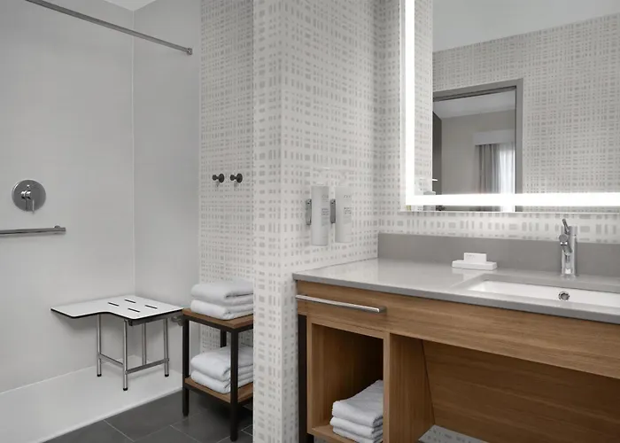 Hampton Inn & Suites Lake City