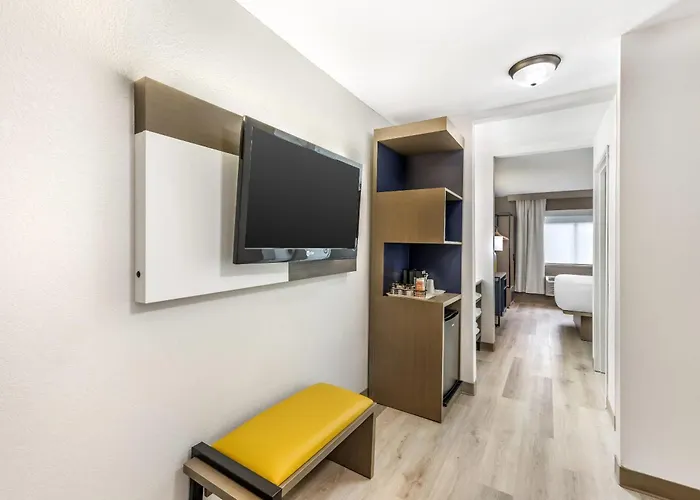 Comfort Suites Albuquerque-North Journal Center