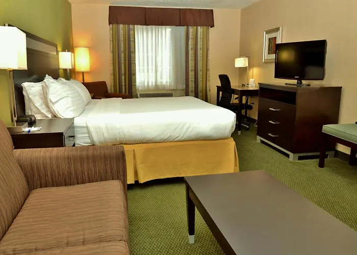 Holiday Inn Express Hotel & Suites Center Township By Ihg