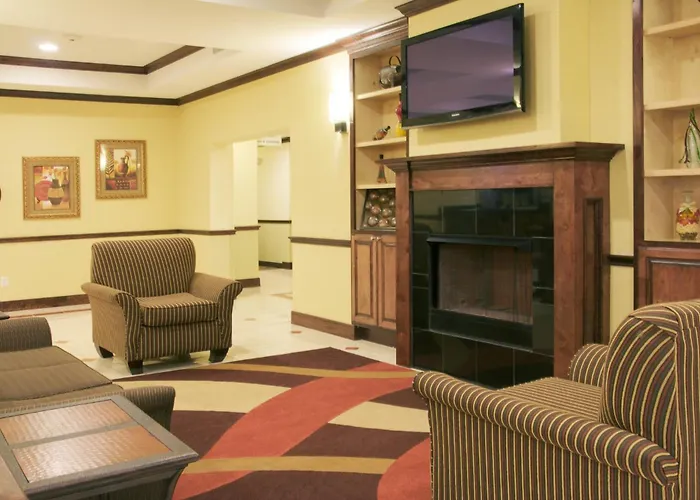 Holiday Inn Express Hotel & Suites Winnie By Ihg