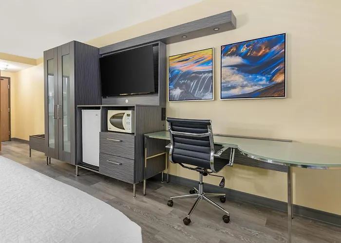 Best Western Antelope Inn & Suites