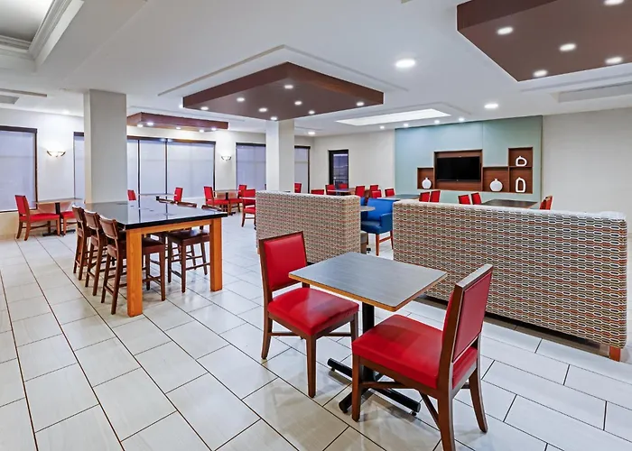 Holiday Inn Express & Suites - Laredo-Event Center Area By Ihg