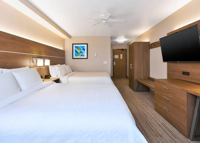 Holiday Inn Express & Suites Petoskey By Ihg