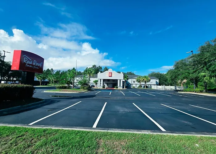 Red Roof Inn & Suites Hinesville