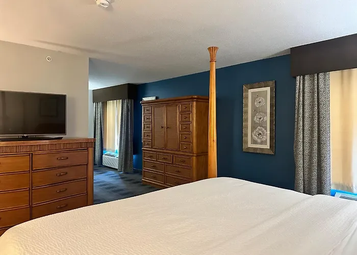 Holiday Inn Express & Suites Meriden By Ihg