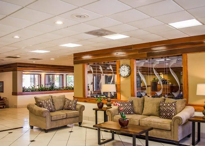 Quality Inn & Suites Pensacola Bayview