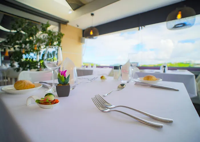 Hotel Du Centre Appart Hotel Business Avec Parking Gratuit A Noumea