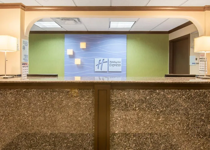 Holiday Inn Express Cleveland Airport - Brook Park By Ihg