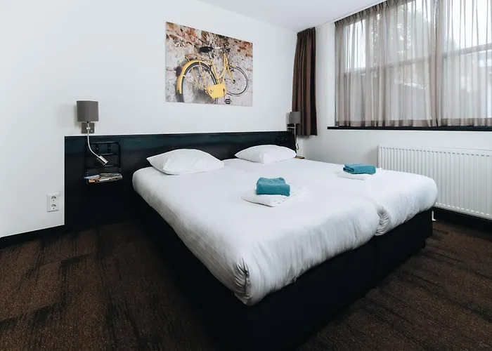 Hotel Blooker