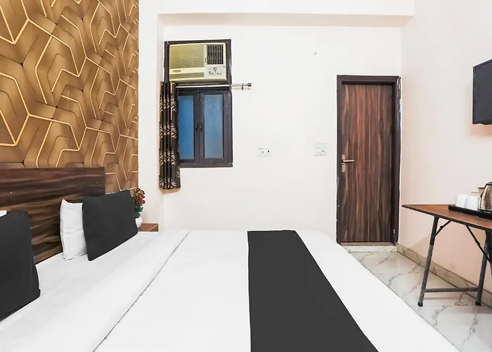 Super Hotel O Downtown Uttam Nagar Formerly Town Plaza