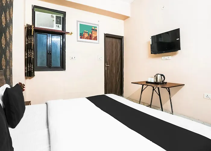 Super Hotel O Downtown Uttam Nagar Formerly Town Plaza