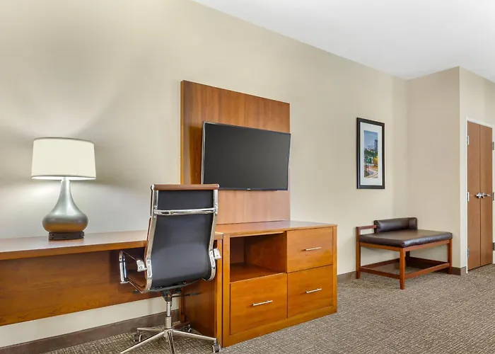 Comfort Suites Greensboro-High Point