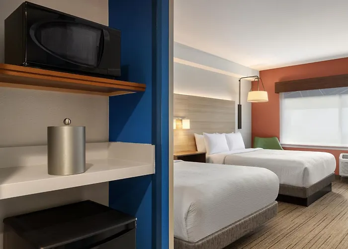 Holiday Inn Express & Suites - Staunton By Ihg