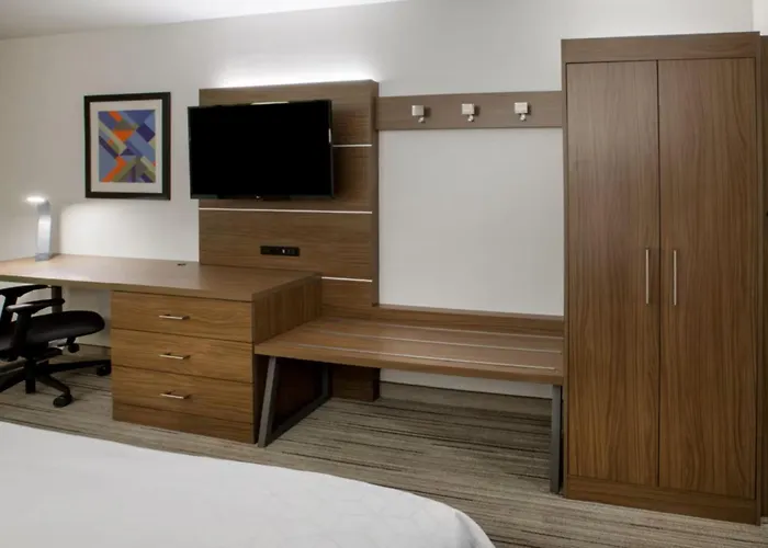 Holiday Inn Express & Suites - Madison West - Middleton By Ihg