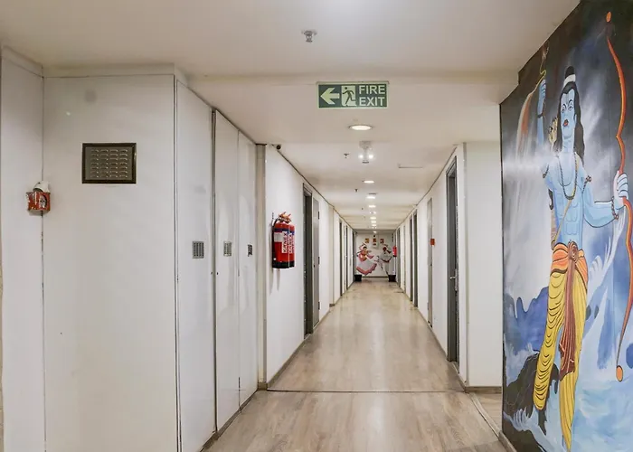 Super Townhouse Akota Vadodara
