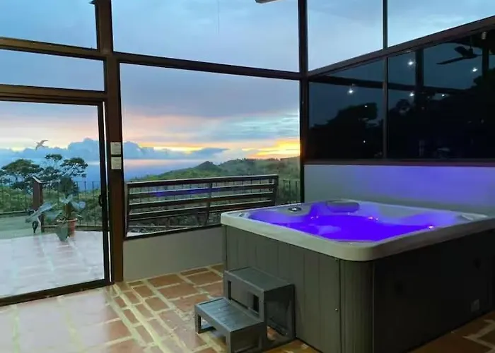 Sunset Vista Lodge,Monteverde,Costa Rica.