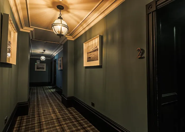 Falcon'S Nest Hotel