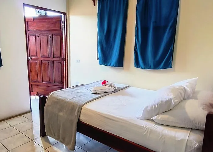 Chale'S House Hotel