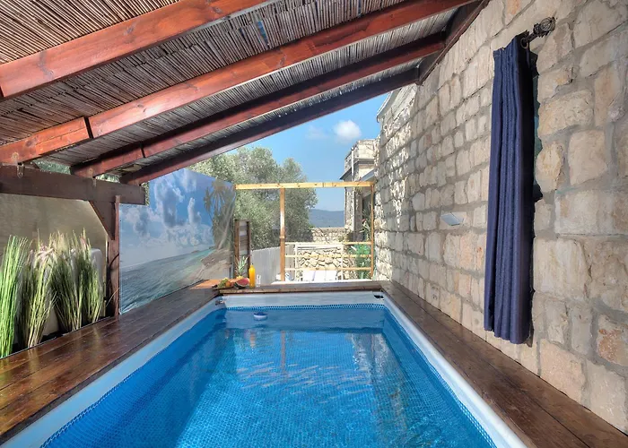 Avnei Hachoshen: Luxury Suites in Safed's Old City