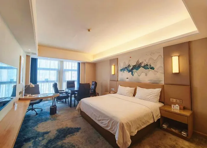 Vienna Hotel Shaanxi Hanzhong Central Square High-Speed Railway Station