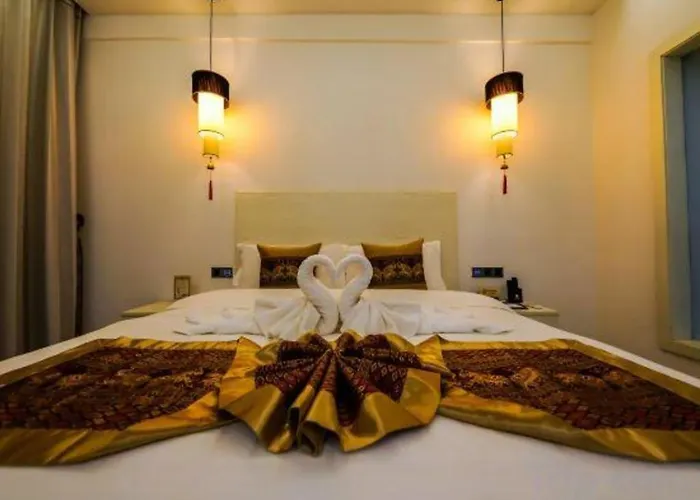 Jing Land Hotel