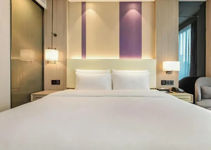 Lavande Hotel Nanchong Xihua Shida