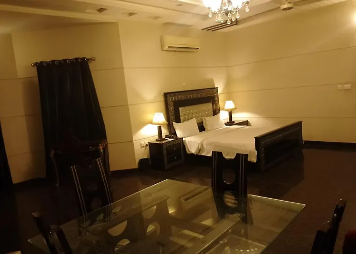 Midway Hotel Sadiqabad Ryk