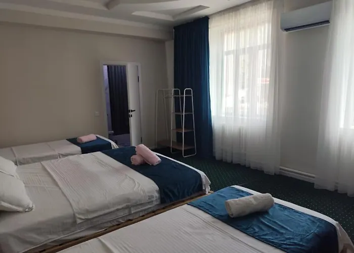 Саратан Отель
