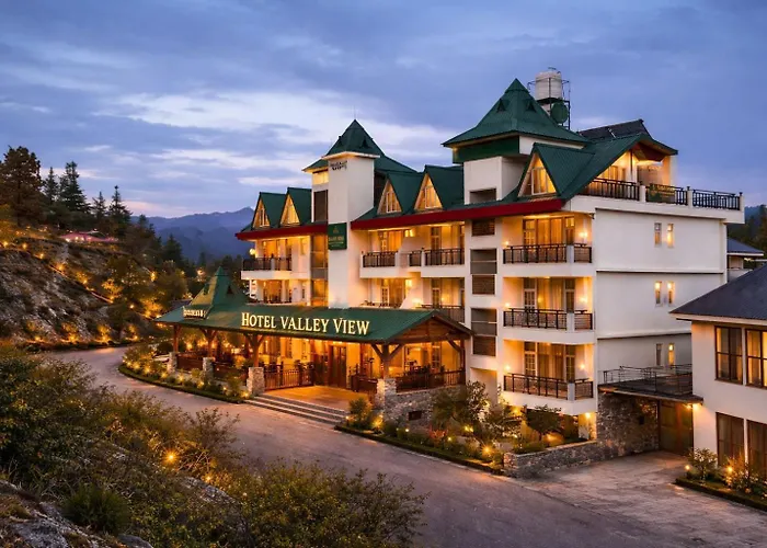 Aurelion - A Valley View Hotel Facing Towards Snow Capped Mountains