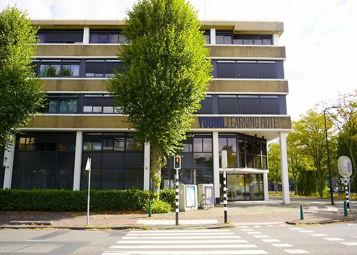 Young Learning Hotel