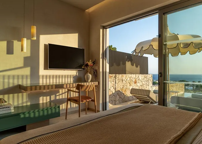 Pefkos Beach Hotel & Suites
