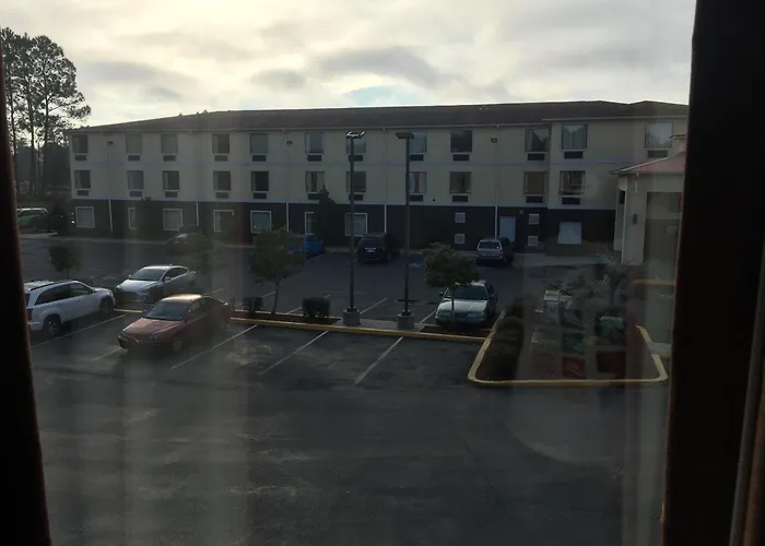 Home Town Inn & Suites