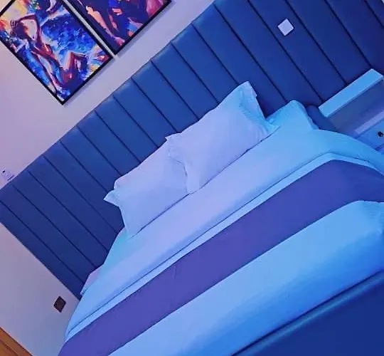 Postive Vibes Hotel And Bar