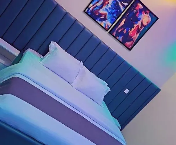 Postive Vibes Hotel And Bar
