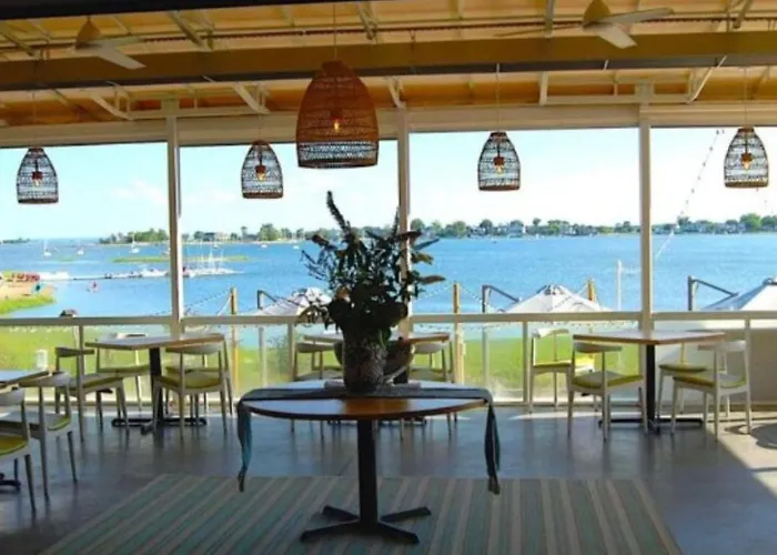 The Inn At Longshore