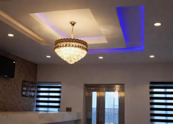 Rewaj Hotel & Lounge